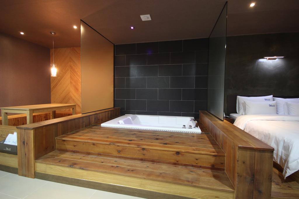 Hotel Well Пусан Экстерьер фото